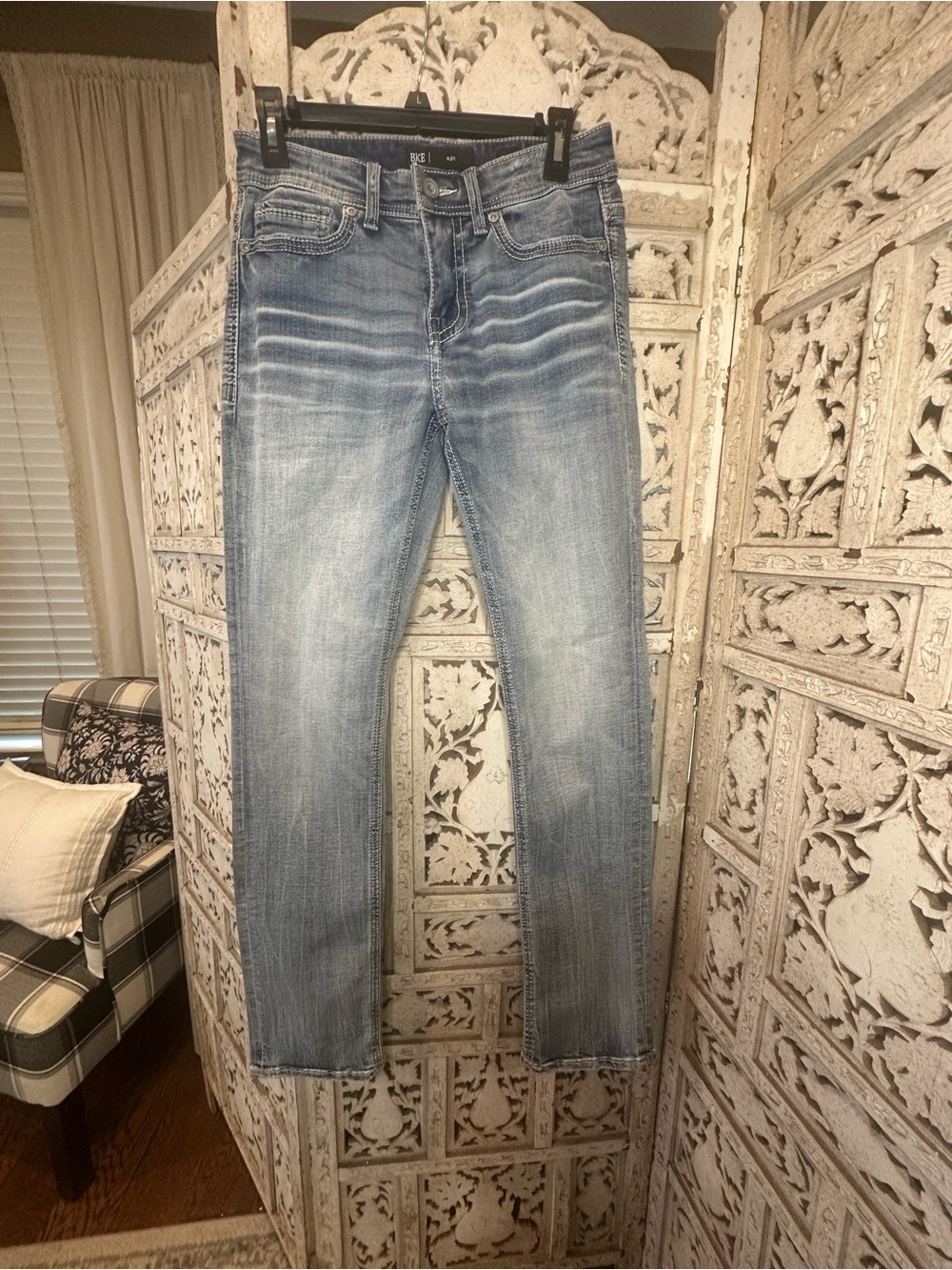 BKE Straight leg Jeans in Light Blue Faded Wash